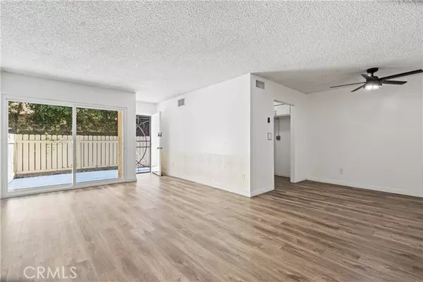 Reseda, CA 91335,18361 STRATHERN ST 3