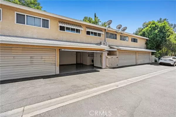 Reseda, CA 91335,18361 STRATHERN ST 3