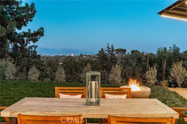 Woodland Hills, CA 91367,5960 Pat AVE