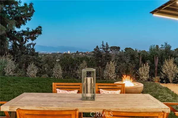 Woodland Hills, CA 91367,5960 Pat AVE