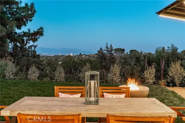 Woodland Hills, CA 91367,5960 Pat AVE