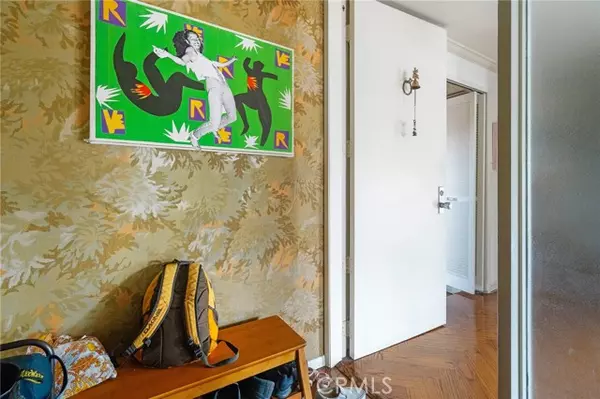 Beverly Hills, CA 90212,370 S Elm 2