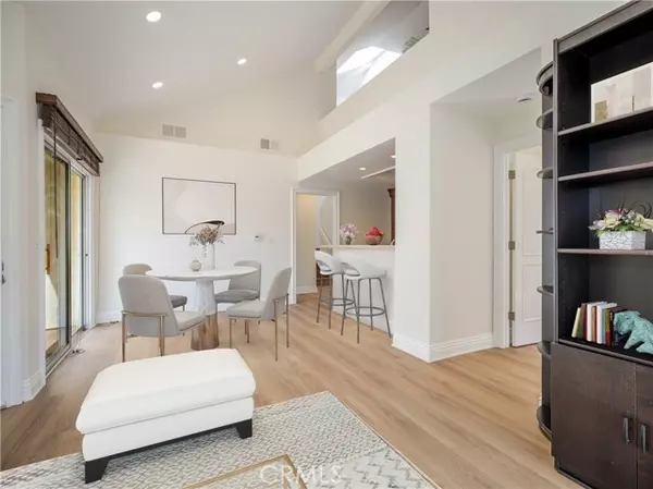 Calabasas, CA 91301,4240 Lost Hills RD 3005