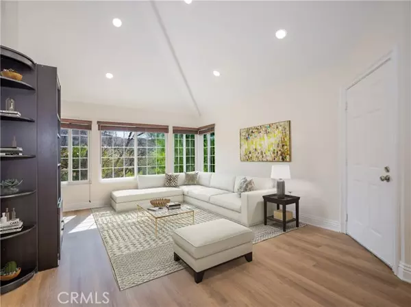Calabasas, CA 91301,4240 Lost Hills RD 3005