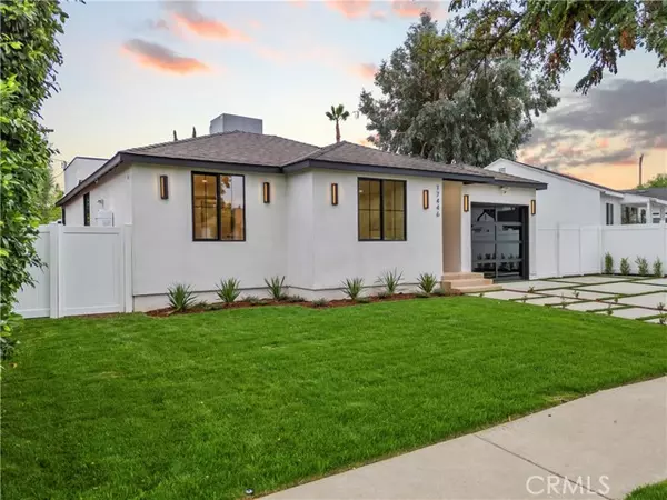 Encino, CA 91316,17446 Hatteras ST