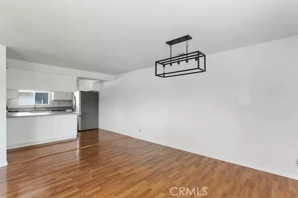 Orange, CA 92866,431 E Washington AVE