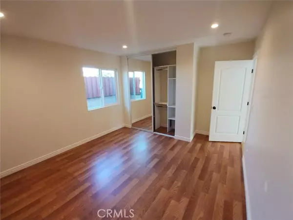 Tarzana, CA 91335,19201 Friar St 1/2