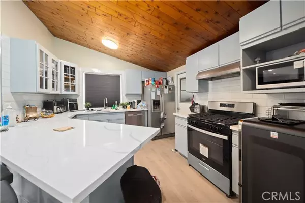 Canyon Country, CA 91351,27416 Dewdrop AVE