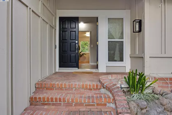 San Ramon, CA 94583,2240 Tahiti DR