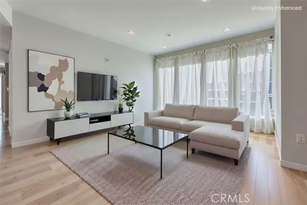 North Hollywood, CA 91601,4821 Bakman 201