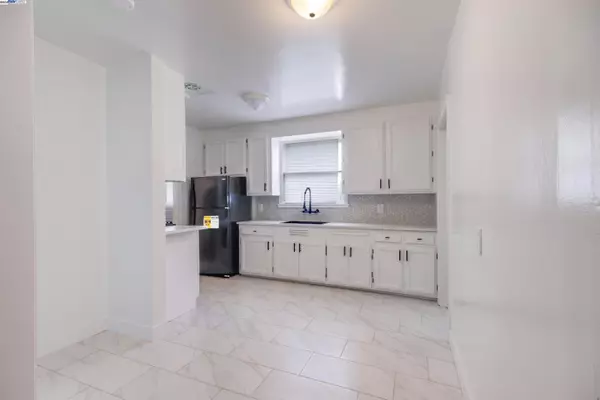 Oakland, CA 94602,3019 Florida St