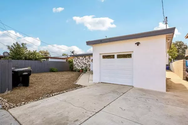 San Diego, CA 92113,722 S 42nd ST