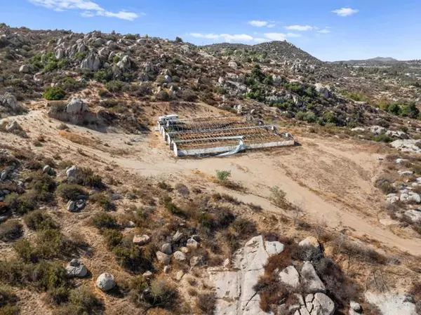 Perris, CA 92567,0 429-120-008