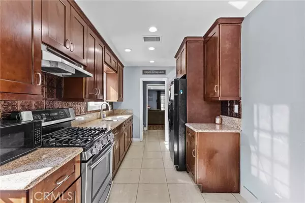 Riverside, CA 92504,4076 EILEEN