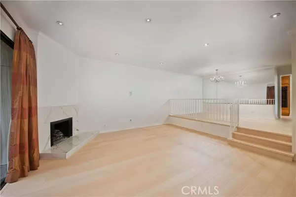 Woodland Hills, CA 91367,5711 Owensmouth AVE 117