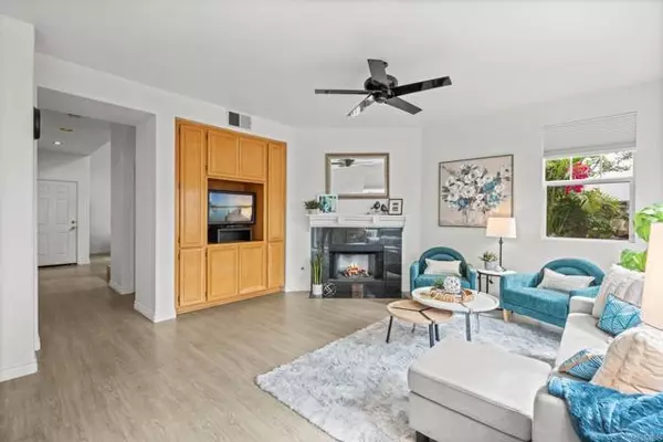 Carlsbad, CA 92010,2935 Cliff CIR