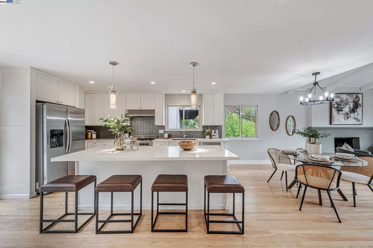 Oakland, CA 94611-2652,2066 Drake DR