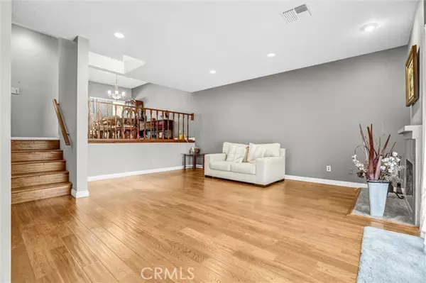 Tarzana, CA 91356,18242 Burbank BLD 8