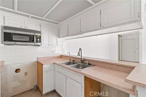 Lancaster, CA 93536,43334 32nd St W 17