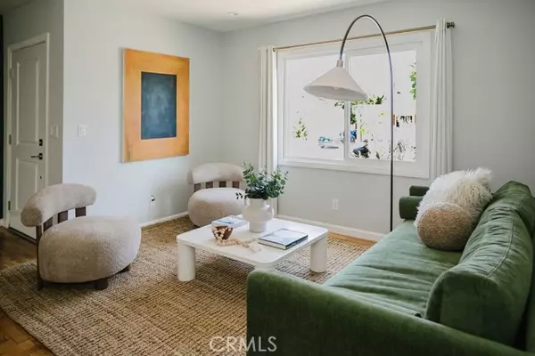 Encino, CA 91316,17442 Burma