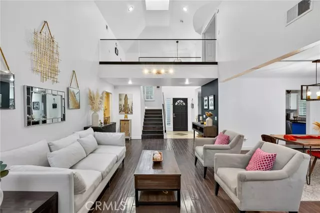 24456 Mockingbird Ct, Valencia, CA 91355