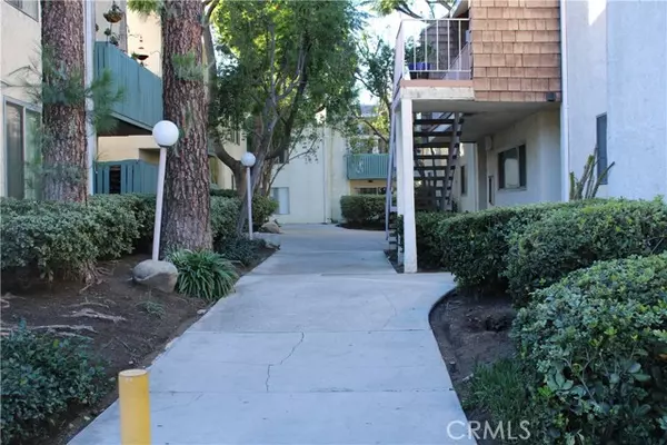 Tarzana, CA 91356,5700 Etiwanda AVE 216