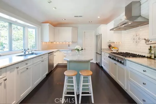 Los Angeles, CA 90068,7120 Pacific View Dr.