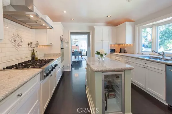 Los Angeles, CA 90068,7120 Pacific View Dr.