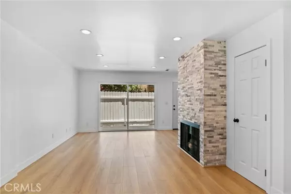 Panorama City, CA 91402,9019 Cedros AVE 2