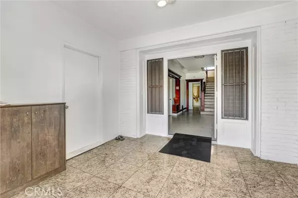 Los Angeles, CA 90006,1041 Elden AVE