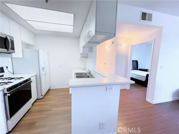 Reseda, CA 91335,19350 Sherman Way 137