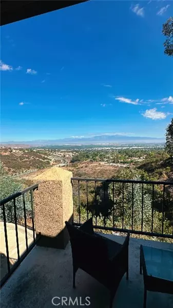 2568 Avenida Del Vista 201, Corona, CA 92882
