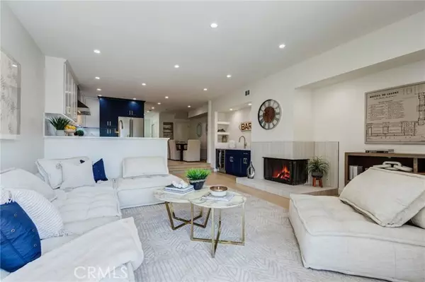 Los Angeles, CA 90049,11919 Mayfield 2