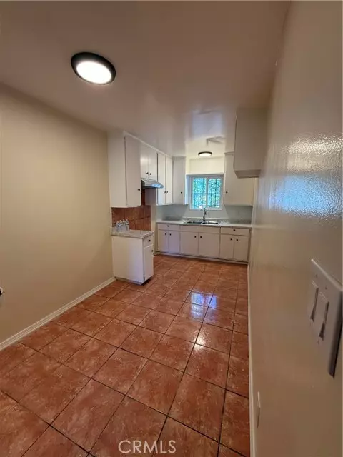 Los Angeles, CA 90019,1805 S Rimpau