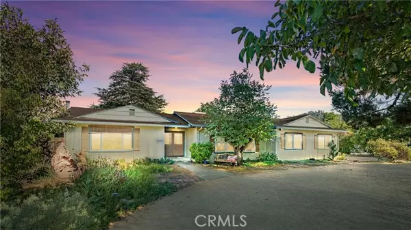 2860 Rose LN, Clearlake, CA 95422