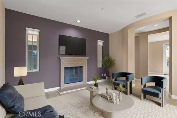 Irvine, CA 92620,89 Chantilly