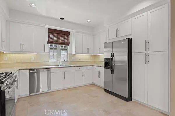 Irvine, CA 92620,89 Chantilly