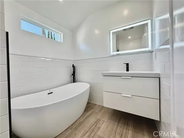 Los Angeles, CA 91436,4918 Haskell AVE