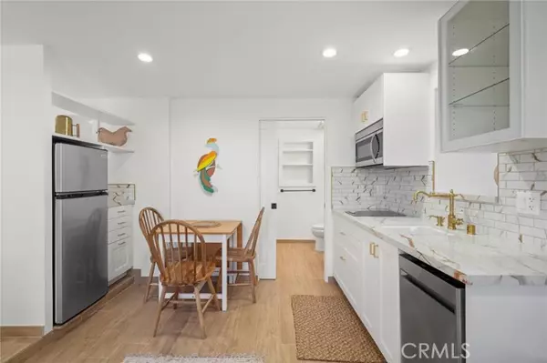 2258 1/2 Helios DR, Los Angeles, CA 90068