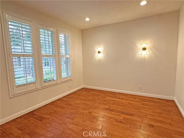 Irvine, CA 92602,2 Dearborn