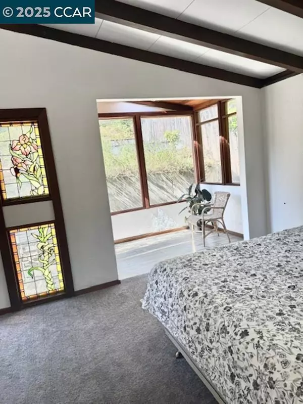 Oakland, CA 94602,4271 Whittle Ave