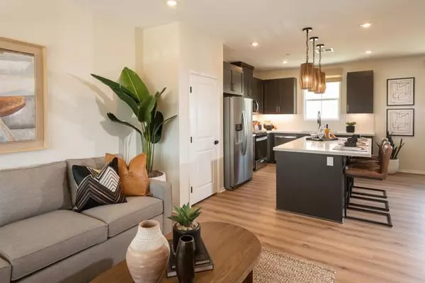 Chula Vista, CA 91910,514 Avenida Centro 105