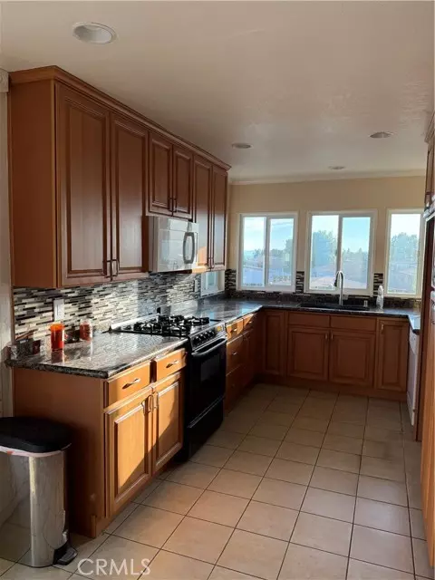 Sylmar, CA 91342,15455 Glenoaks BLD 226