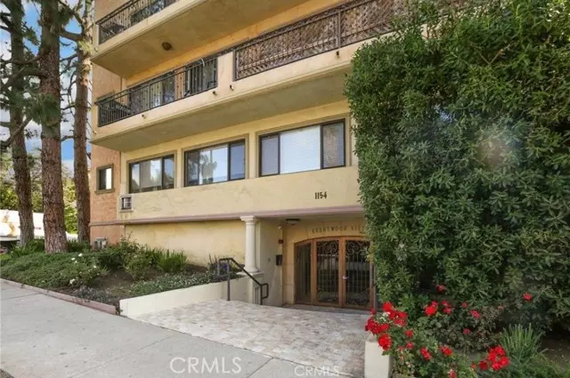 1154 S Barrington AVE 103, Los Angeles, CA 90049