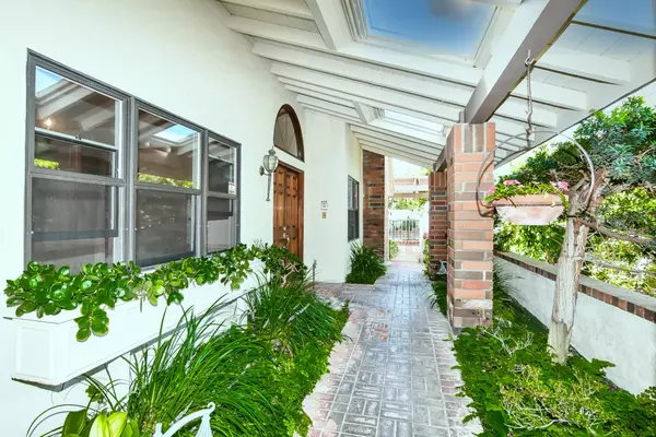 Corona Del Mar, CA 92625,5 Maritime