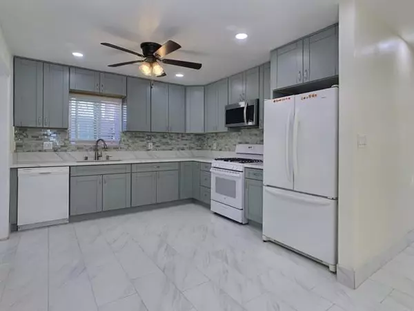 El Cajon, CA 92021,1406 8 Oakdale