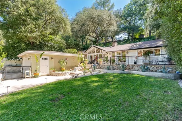 5220 Palm DR, La Canada Flintridge, CA 91011