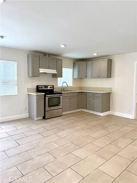 Reseda, CA 91335,6515 White Oaks