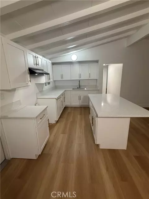 Anaheim, CA 92801,2100 2100 W Dogwood