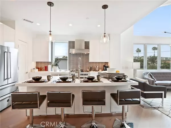 Newport Beach, CA 92663,4405 Channel PL